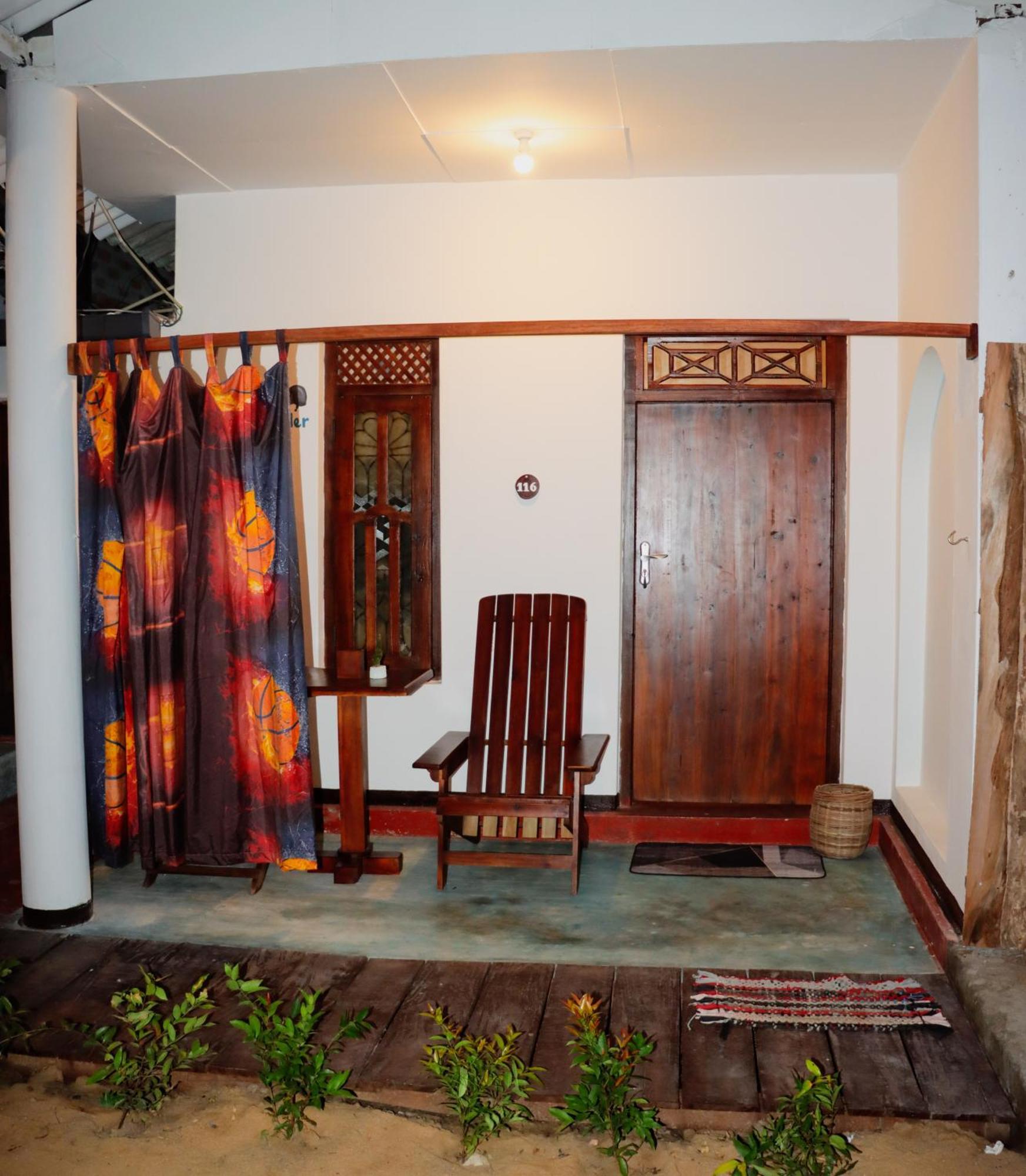 Surfers Park Arugambay Bed & Breakfast Arugam Bay Exterior photo