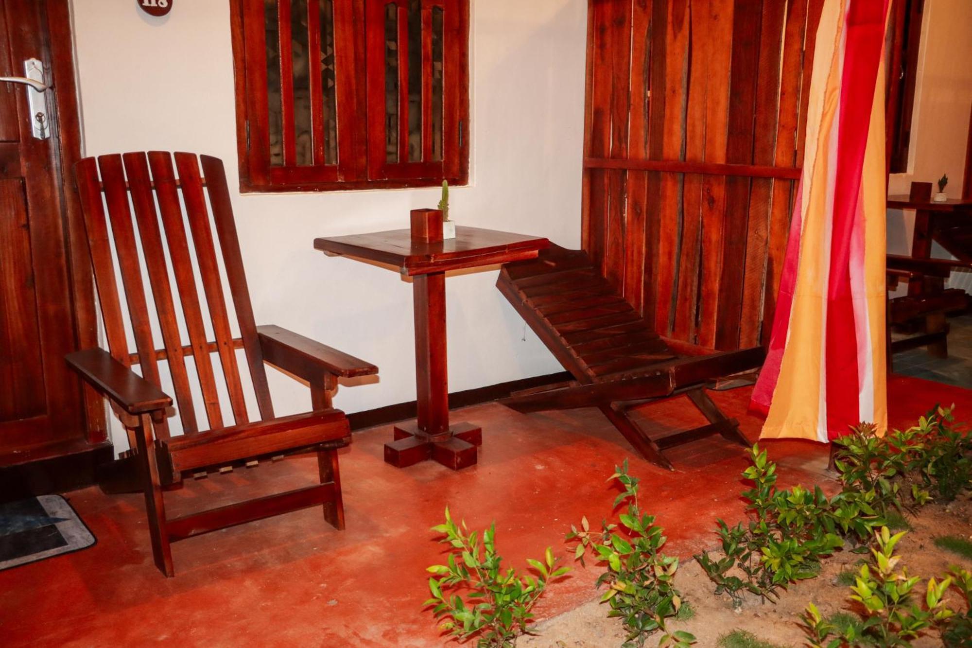 Surfers Park Arugambay Bed & Breakfast Arugam Bay Exterior photo
