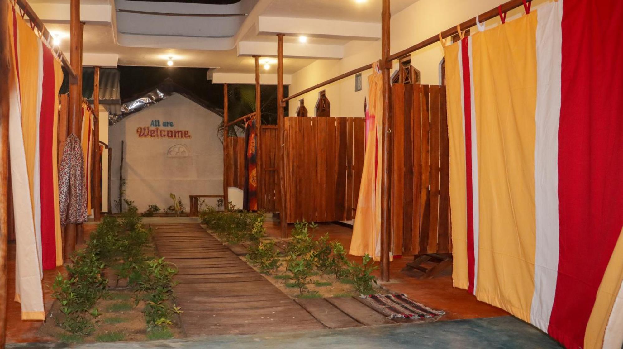Surfers Park Arugambay Bed & Breakfast Arugam Bay Exterior photo